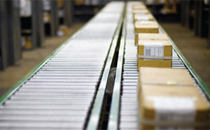 Boxed packages on conveyor belt 